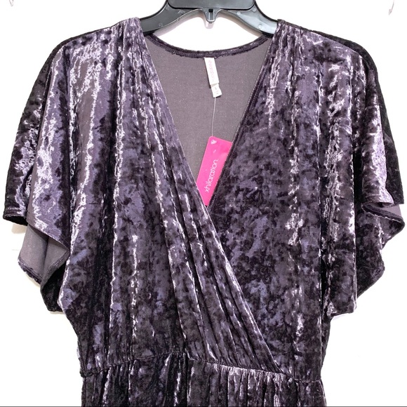 Xhilaration Women's Purple Short Flutter Sleeve Velvet Surplice Dress - NWT - Picture 4 of 8